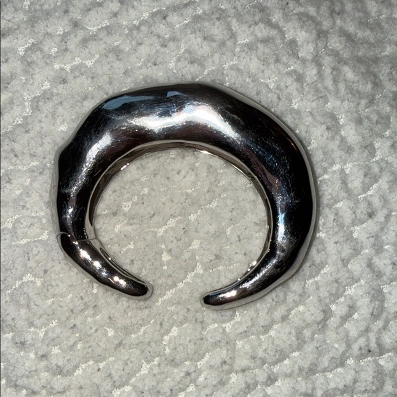 ALEXIS BITTAR
Large Molten Silver-Tone Hinged Cuff Bracelet - Picture 2 of 7